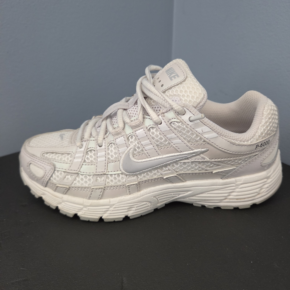 Nike P-6000 SE Size 5 Women / 3.5 Kids